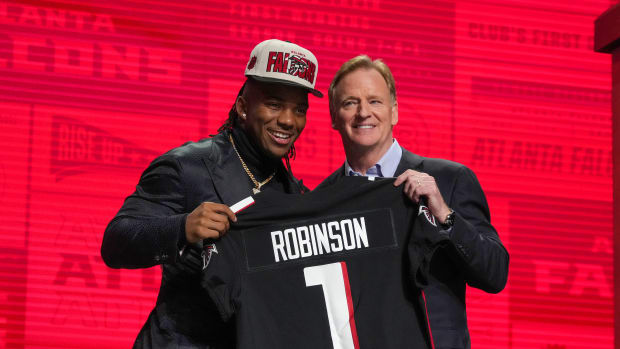 BIjan Robinson Shared Photo From His Youth Football Days That Predicted He’d Land With Falcons